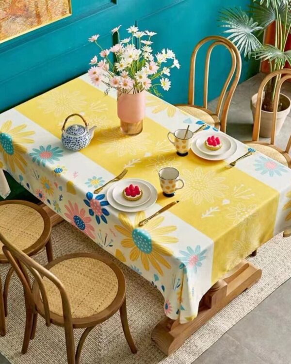 Mantel Impermeable Amarillo Estampado
