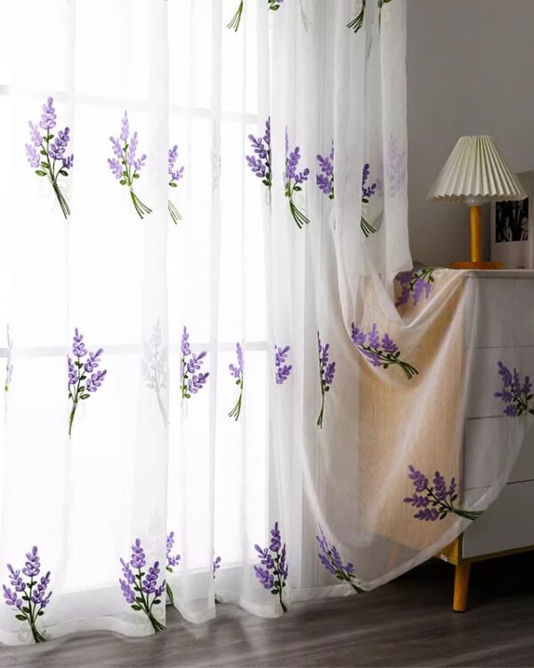 Visillos con Detalles Bordados Flor Lila
