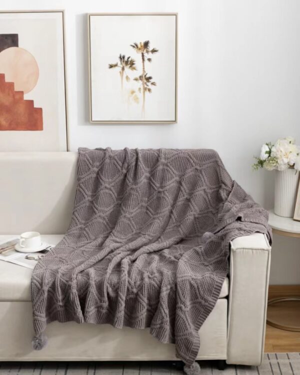 Manta Para Sofá con Pompones GRIS