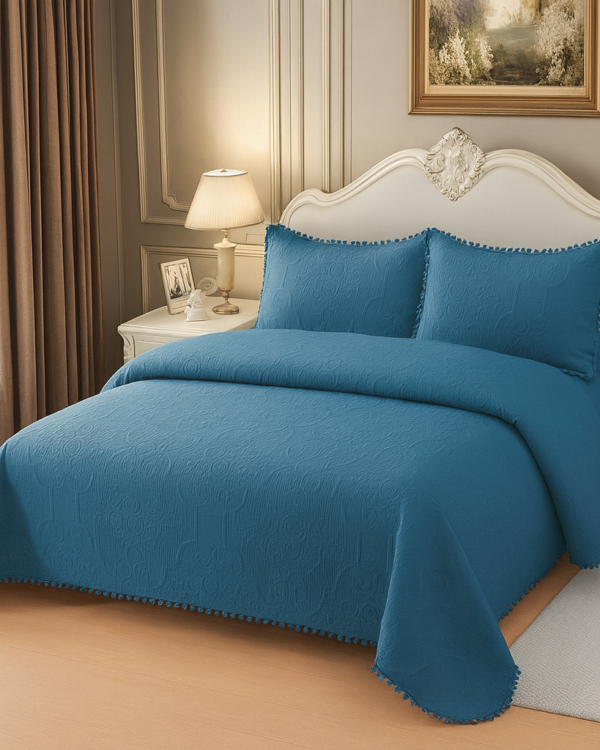 Cubrecama Quilt Azul Marino con Pompones
