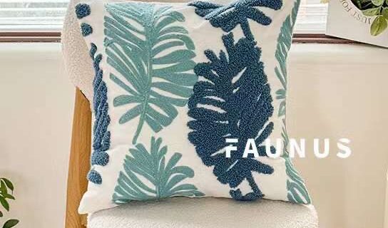 2 FUNDAS DE COJINES BORDADAS