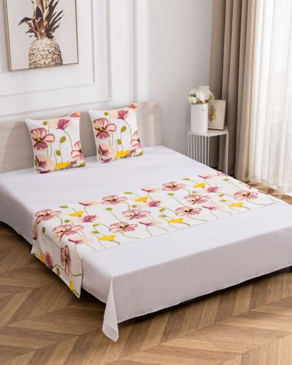 Piecera Bordada con 2 Fundas de Cojines Bordados