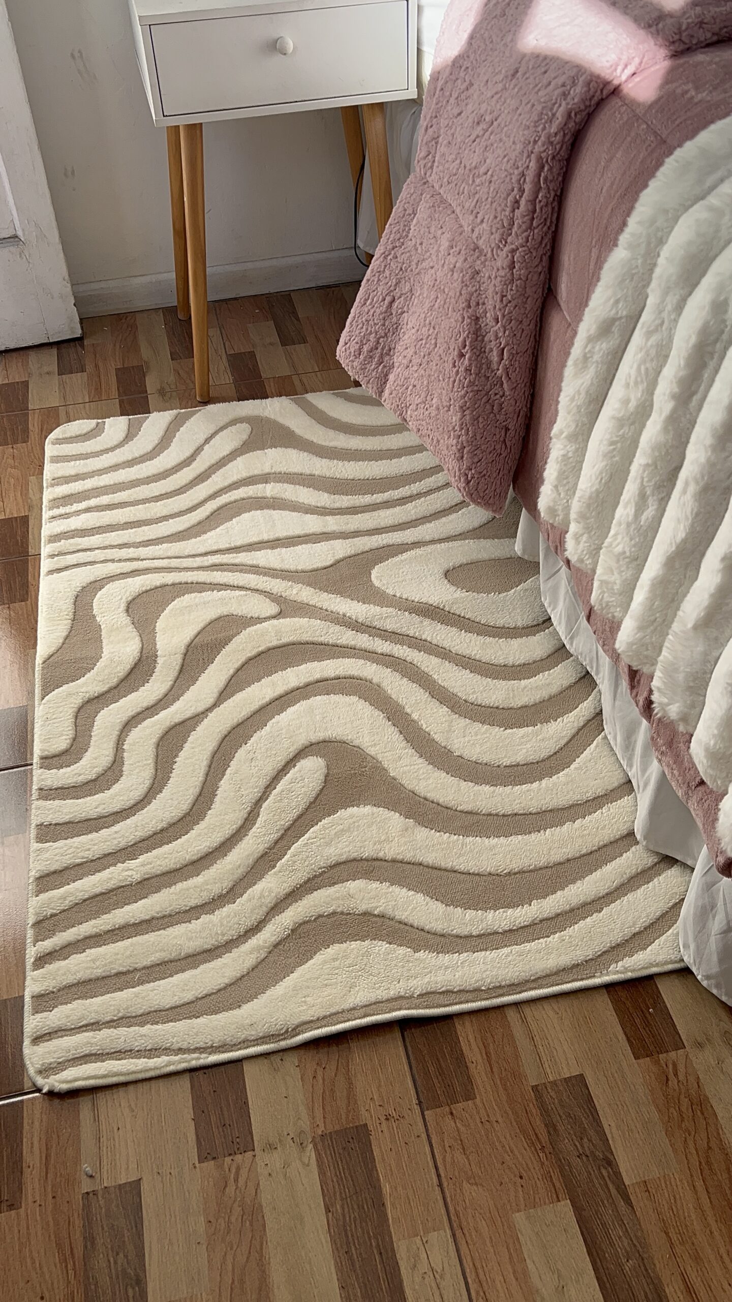 Alfombra de lineas en Relieve 120 x 80 cm
